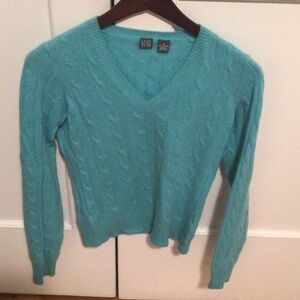 SAKS fifth Avenue Women's Cashmere super soft Aqua V-Neck Sweater